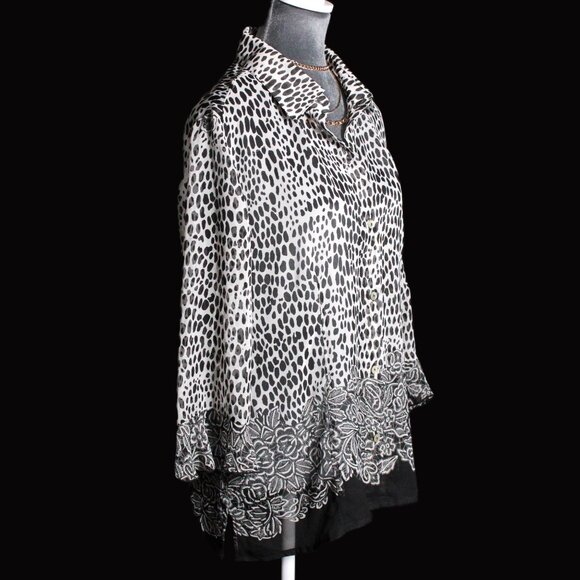 JM Collection White & Black Animal Print Collared Button-Down Blouse Size L - Picture 3 of 6